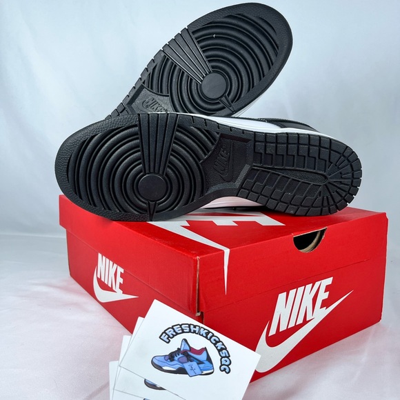 Nike Dunk Retro Panda - Picture 2 of 7